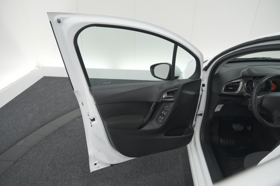 Citroën C3 PureTech 82 Selection | Trekhaak | Apple Carplay | Parkeersensoren | Climate Control