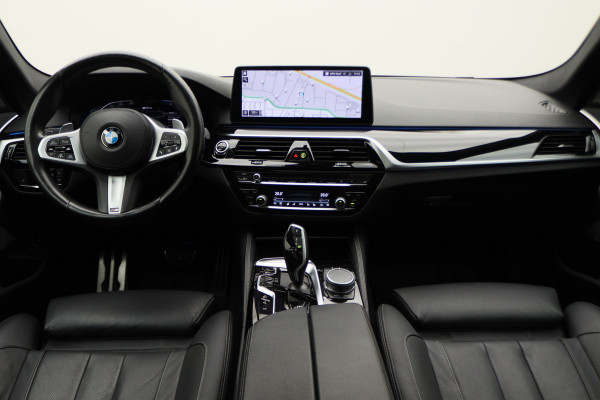 BMW 5 Serie Touring 530e xDrive High Executive M-Sport Leer, Laser, ACC, 360° Camera, H&K, Panoramadak, Head-up, Trekhaak, 18''