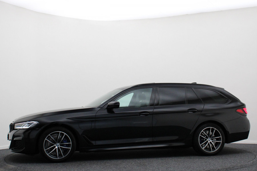 BMW 5 Serie Touring 530e xDrive High Executive M-Sport Leer, Laser, ACC, 360° Camera, H&K, Panoramadak, Head-up, Trekhaak, 18''