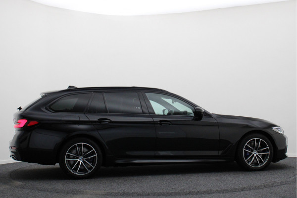 BMW 5 Serie Touring 530e xDrive High Executive M-Sport Leer, Laser, ACC, 360° Camera, H&K, Panoramadak, Head-up, Trekhaak, 18''