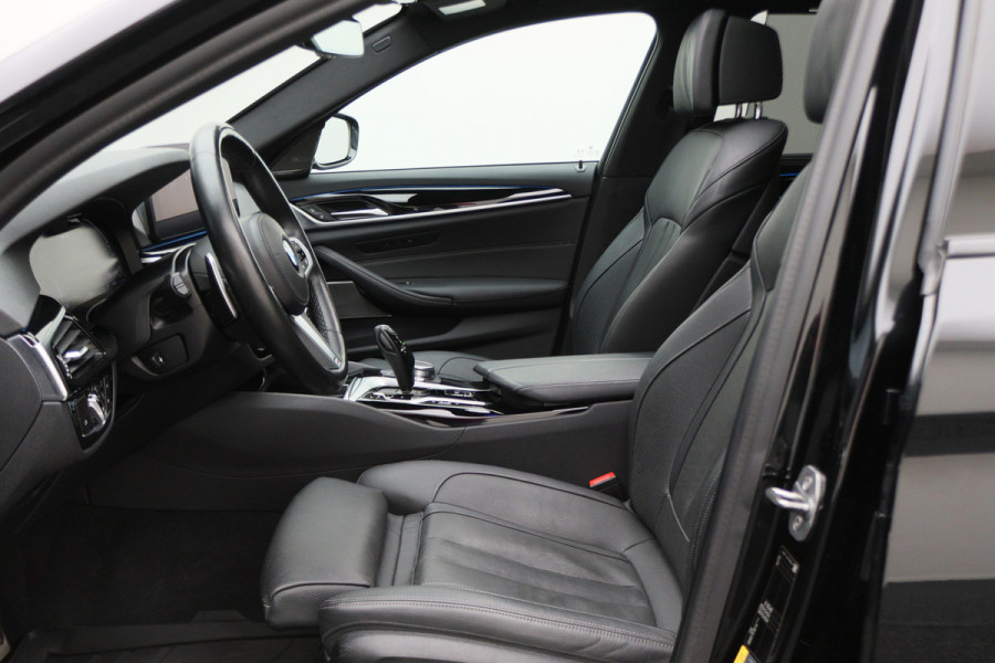 BMW 5 Serie Touring 530e xDrive High Executive M-Sport Leer, Laser, ACC, 360° Camera, H&K, Panoramadak, Head-up, Trekhaak, 18''