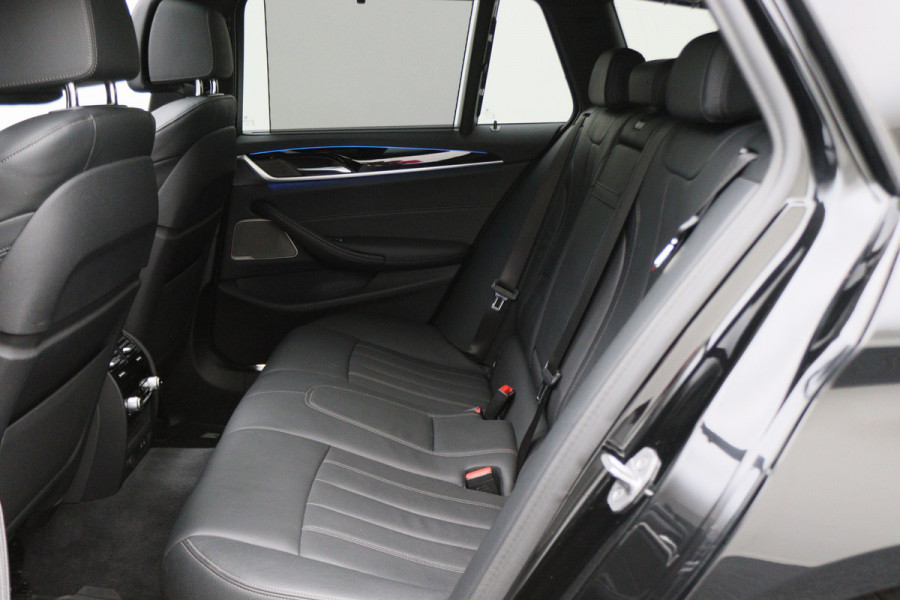 BMW 5 Serie Touring 530e xDrive High Executive M-Sport Leer, Laser, ACC, 360° Camera, H&K, Panoramadak, Head-up, Trekhaak, 18''