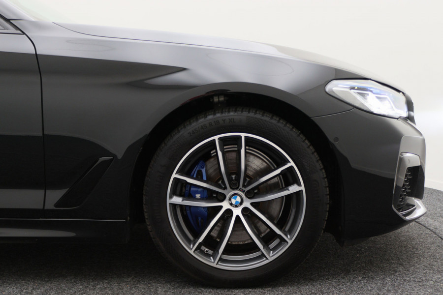 BMW 5 Serie Touring 530e xDrive High Executive M-Sport Leer, Laser, ACC, 360° Camera, H&K, Panoramadak, Head-up, Trekhaak, 18''