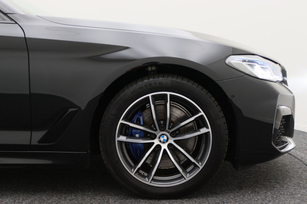 BMW 5 Serie Touring 530e xDrive High Executive M-Sport Leer, Laser, ACC, 360° Camera, H&K, Panoramadak, Head-up, Trekhaak, 18''