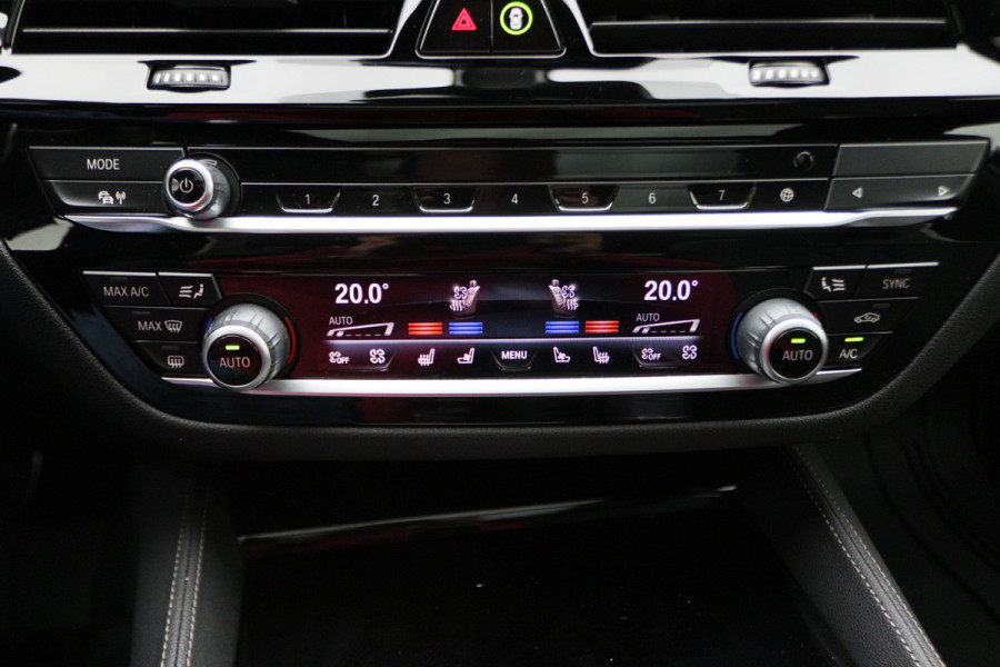 BMW 5 Serie Touring 530e xDrive High Executive M-Sport Leer, Laser, ACC, 360° Camera, H&K, Panoramadak, Head-up, Trekhaak, 18''