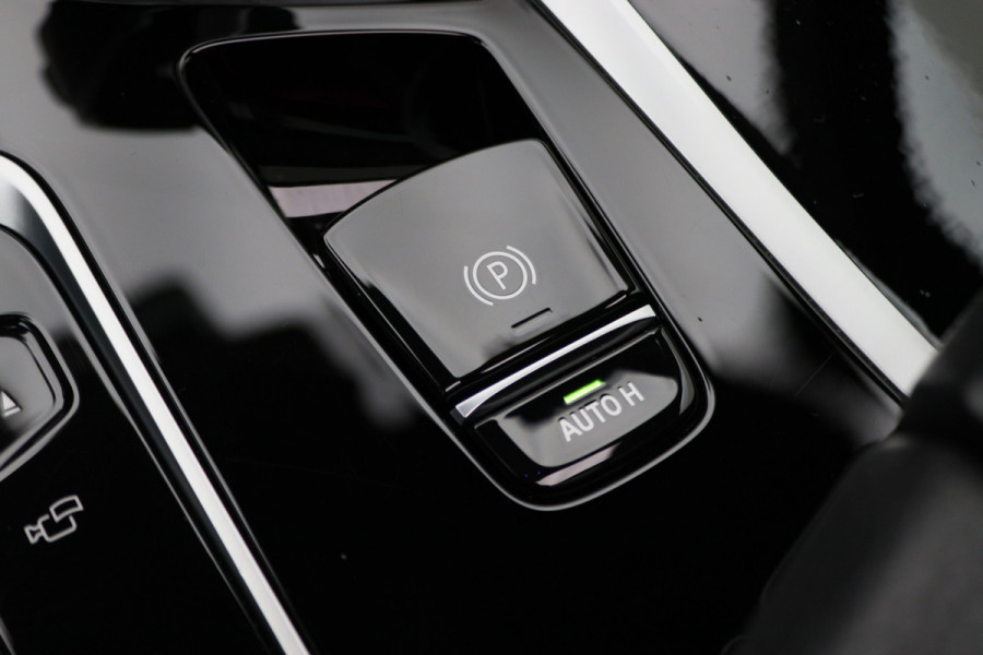 BMW 5 Serie Touring 530e xDrive High Executive M-Sport Leer, Laser, ACC, 360° Camera, H&K, Panoramadak, Head-up, Trekhaak, 18''