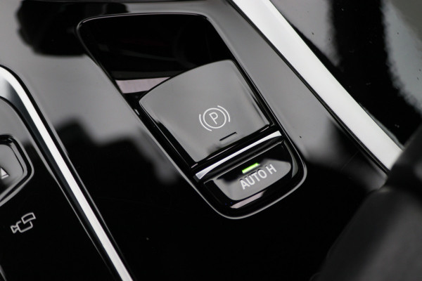 BMW 5 Serie Touring 530e xDrive High Executive M-Sport Leer, Laser, ACC, 360° Camera, H&K, Panoramadak, Head-up, Trekhaak, 18''