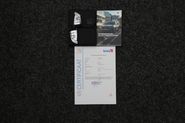 BMW 5 Serie Touring 530e xDrive High Executive M-Sport Leer, Laser, ACC, 360° Camera, H&K, Panoramadak, Head-up, Trekhaak, 18''