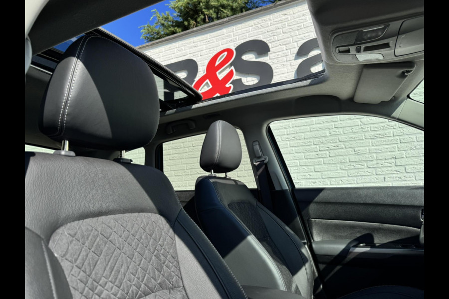 Suzuki Vitara 1.5 Hybrid Style Automaat Adaptive cruise Climate control Full LED Panoramadak Achteruitrijcamera Apple / Android