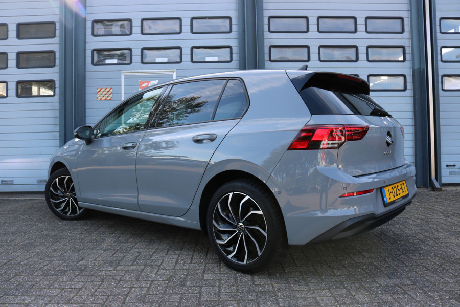 Volkswagen Golf 1.5 TSI Life Business Xenon Virtuel cockpit Sportzetels Camera Led Bj:2020