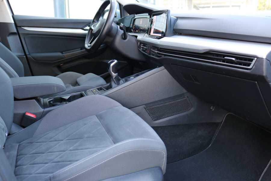 Volkswagen Golf 1.5 TSI Life Business Xenon Virtuel cockpit Sportzetels Camera Led Bj:2020