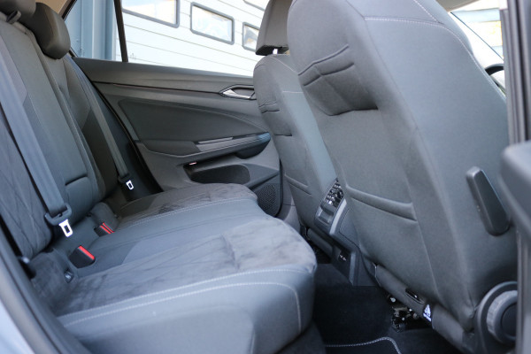 Volkswagen Golf 1.5 TSI Life Business Xenon Virtuel cockpit Sportzetels Camera Led Bj:2020