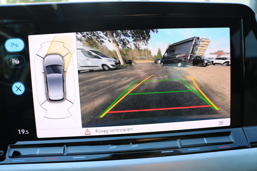 Volkswagen Golf 1.5 TSI Life Business Xenon Virtuel cockpit Sportzetels Camera Led Bj:2020