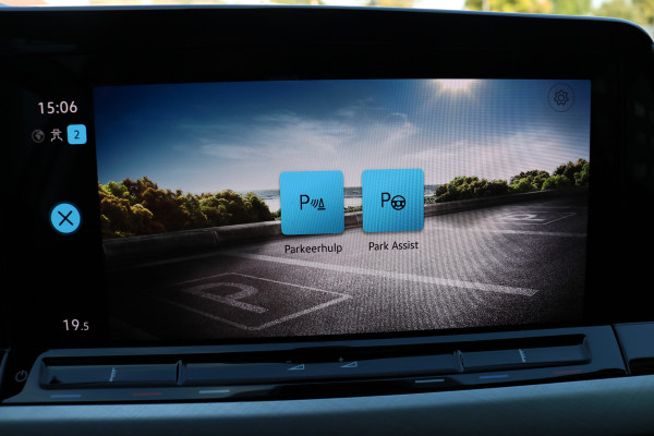 Volkswagen Golf 1.5 TSI Life Business Xenon Virtuel cockpit Sportzetels Camera Led Bj:2020