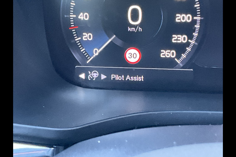 Volvo XC60 2.0 Recharge T6 AWD R-Design HUD HK Pano.dak BLIS Vol opties Inscription PHEV Plug-in