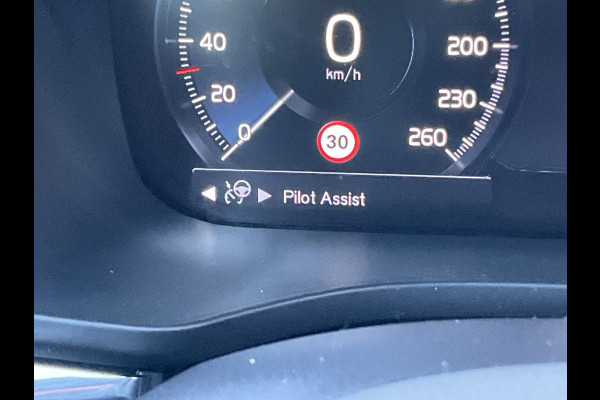 Volvo XC60 2.0 Recharge T6 AWD R-Design HUD HK Pano.dak BLIS Vol opties Inscription PHEV Plug-in