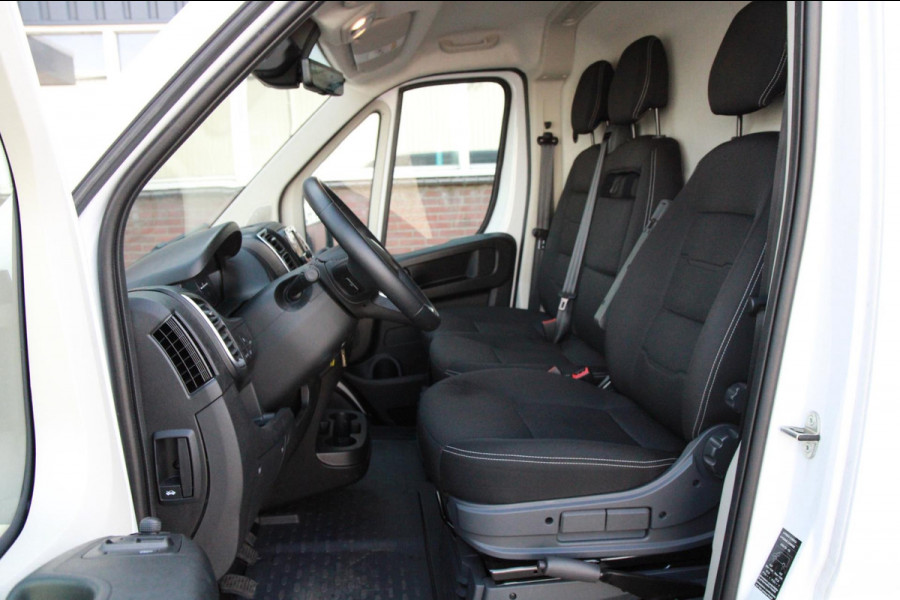 Peugeot Boxer 2.2 BlueHDi 120PK L2H1 / Trekhaak / Camera / multi stuur / 3 zits