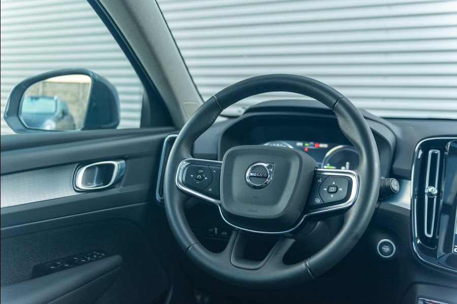 Volvo XC40 T4 Aut. Plug-In Hybrid Inscription Leder Panoramadak 211pk