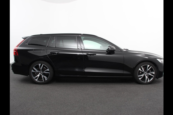 Volvo V60 2.0 B4 R-Design Navigatie Climate control Cruise control adaptive Parkeersensoren Achteruitrijcamera Keyless Navigatie Apple Carplay/ Android Auto