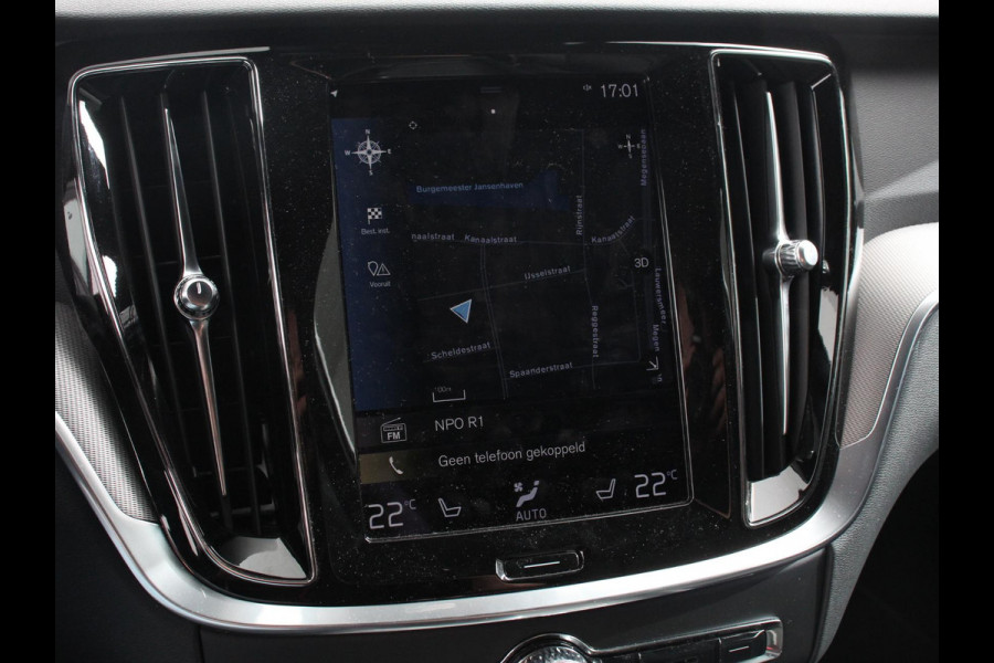 Volvo V60 2.0 B4 R-Design Navigatie Climate control Cruise control adaptive Parkeersensoren Achteruitrijcamera Keyless Navigatie Apple Carplay/ Android Auto