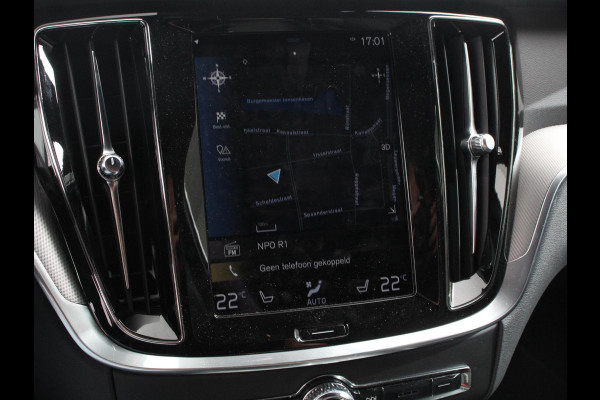 Volvo V60 2.0 B4 R-Design Navigatie Climate control Cruise control adaptive Parkeersensoren Achteruitrijcamera Keyless Navigatie Apple Carplay/ Android Auto