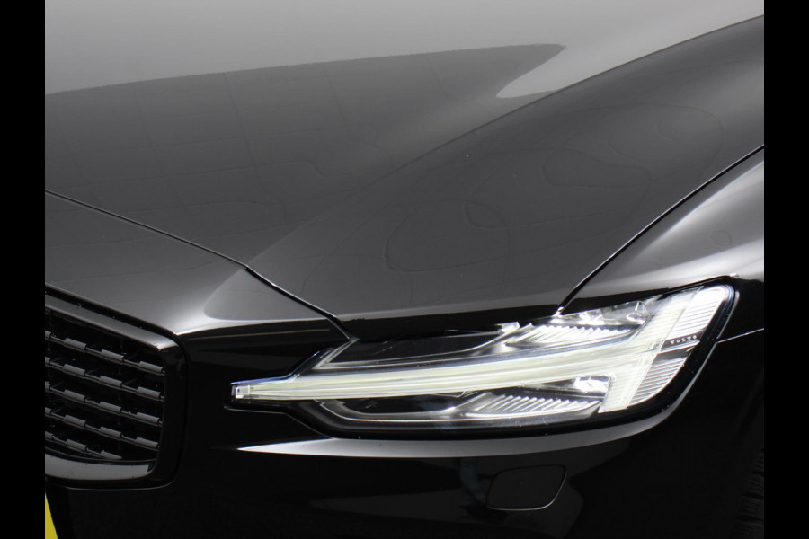 Volvo V60 2.0 B4 R-Design Navigatie Climate control Cruise control adaptive Parkeersensoren Achteruitrijcamera Keyless Navigatie Apple Carplay/ Android Auto