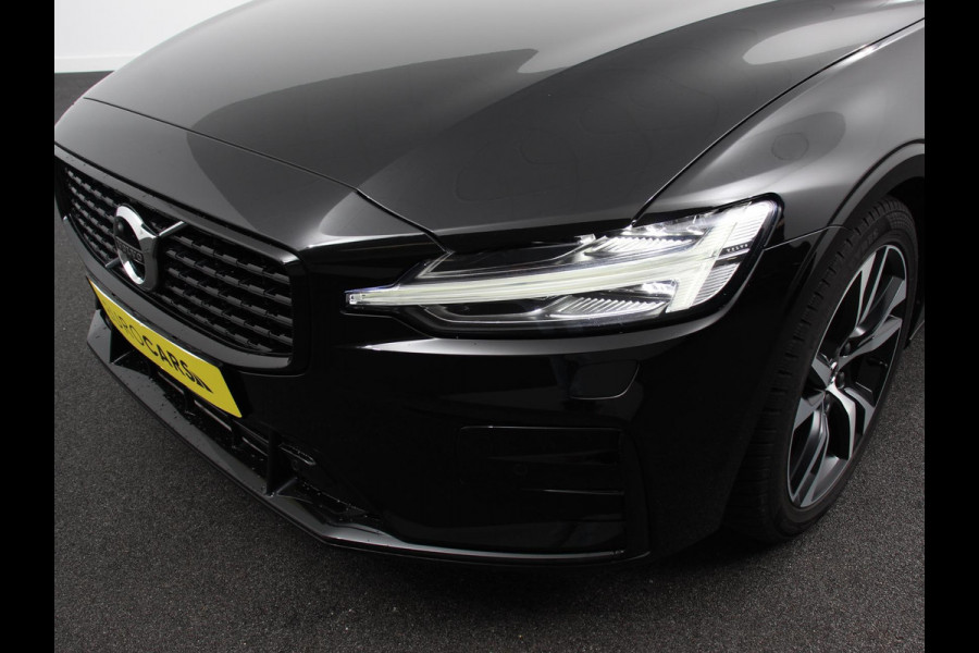 Volvo V60 2.0 B4 R-Design Navigatie Climate control Cruise control adaptive Parkeersensoren Achteruitrijcamera Keyless Navigatie Apple Carplay/ Android Auto