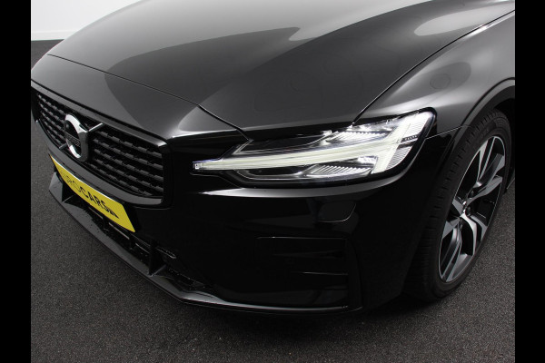 Volvo V60 2.0 B4 R-Design Navigatie Climate control Cruise control adaptive Parkeersensoren Achteruitrijcamera Keyless Navigatie Apple Carplay/ Android Auto