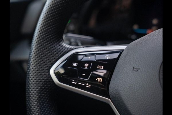 Volkswagen Golf 2.0 TSI R-line / 190pk! / Pano / IQ / Black style / H&K / Keyless / 5jr garantie / Stoel+Stuurverwarming / DAB+