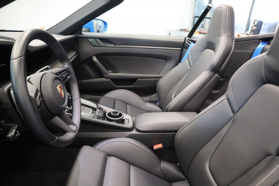 Porsche 911 Cabrio 3.0 Carrera 4 GTS Sport Chrono X- Sight NL Auto 480PK! Shark blue Dealer onderhouden