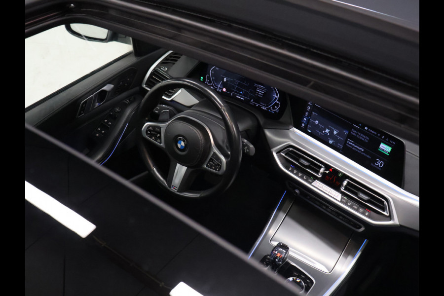 BMW X5 xDrive45e High Executive M Sport [SCHUIFKANTELDAK, TREKHAAK INKLAPBAAR, APPLE CARPLAY, ANDROID, MEMORY SEATS, 360 CAMERA, HEAD-UP, VOL LEDER, STOELVERKOELING, STOELVERWARMING, NIEUWSTAAT]