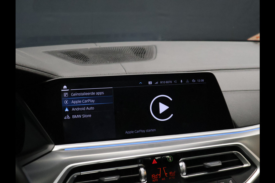 BMW X5 xDrive45e High Executive M Sport [SCHUIFKANTELDAK, TREKHAAK INKLAPBAAR, APPLE CARPLAY, ANDROID, MEMORY SEATS, 360 CAMERA, HEAD-UP, VOL LEDER, STOELVERKOELING, STOELVERWARMING, NIEUWSTAAT]