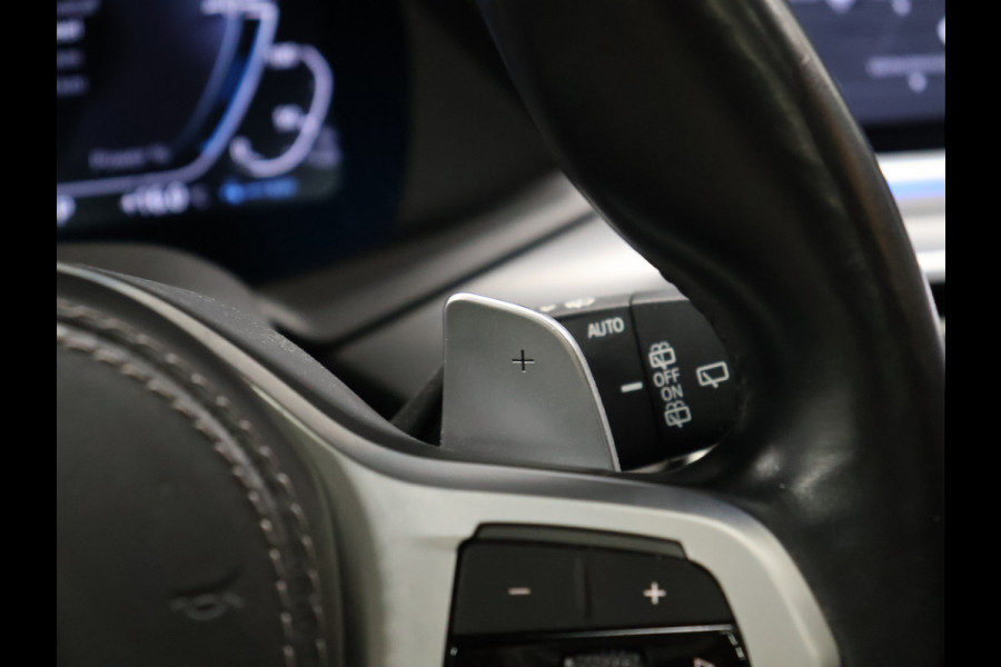 BMW X5 xDrive45e High Executive M Sport [SCHUIFKANTELDAK, TREKHAAK INKLAPBAAR, APPLE CARPLAY, ANDROID, MEMORY SEATS, 360 CAMERA, HEAD-UP, VOL LEDER, STOELVERKOELING, STOELVERWARMING, NIEUWSTAAT]