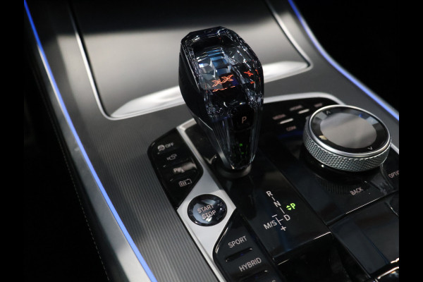 BMW X5 xDrive45e High Executive M Sport [SCHUIFKANTELDAK, TREKHAAK INKLAPBAAR, APPLE CARPLAY, ANDROID, MEMORY SEATS, 360 CAMERA, HEAD-UP, VOL LEDER, STOELVERKOELING, STOELVERWARMING, NIEUWSTAAT]