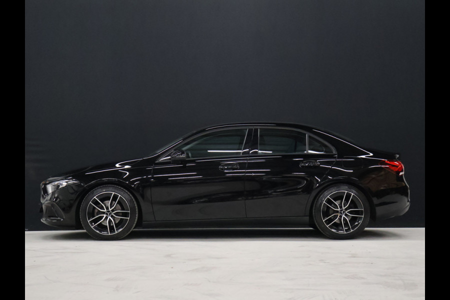 Mercedes-Benz A-Klasse 180 Luxury Line [CAMERA, STOELVERWARMING, PDC V+A, BLUETOOTH, CLIMATE CONTROL, CRUISE CONTROL, NIEUWSTAAT]