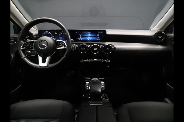 Mercedes-Benz A-Klasse 180 Luxury Line [CAMERA, STOELVERWARMING, PDC V+A, BLUETOOTH, CLIMATE CONTROL, CRUISE CONTROL, NIEUWSTAAT]
