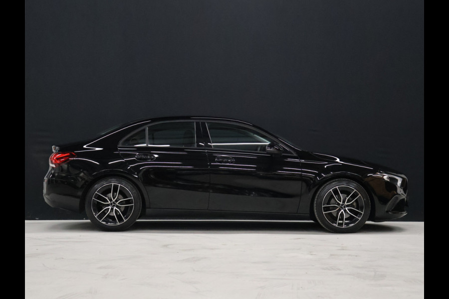 Mercedes-Benz A-Klasse 180 Luxury Line [CAMERA, STOELVERWARMING, PDC V+A, BLUETOOTH, CLIMATE CONTROL, CRUISE CONTROL, NIEUWSTAAT]