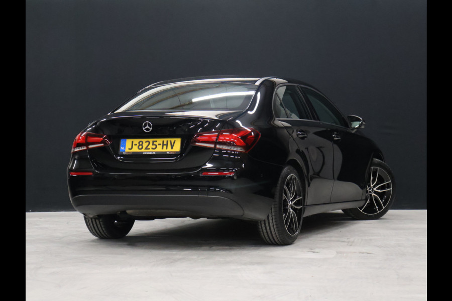 Mercedes-Benz A-Klasse 180 Luxury Line [CAMERA, STOELVERWARMING, PDC V+A, BLUETOOTH, CLIMATE CONTROL, CRUISE CONTROL, NIEUWSTAAT]