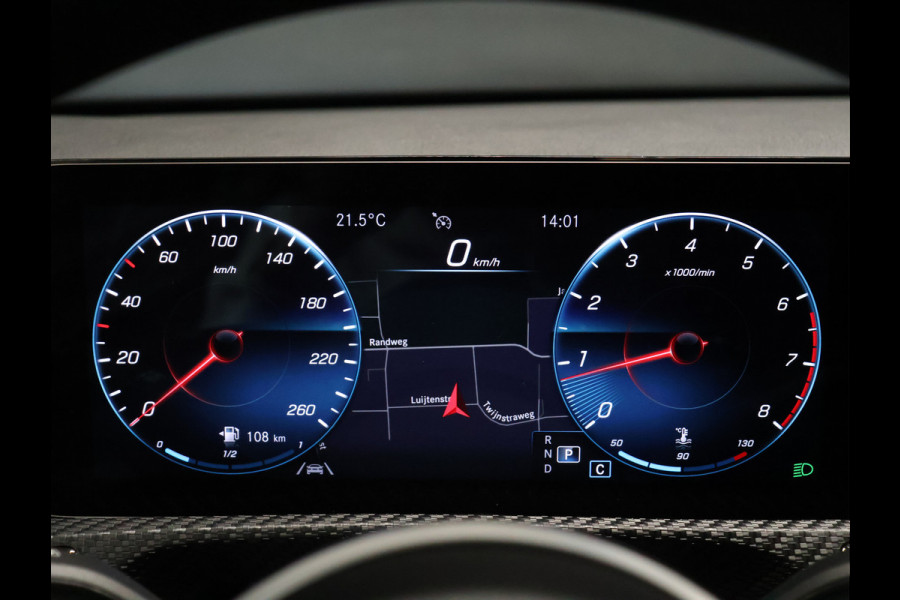 Mercedes-Benz A-Klasse 180 Luxury Line [CAMERA, STOELVERWARMING, PDC V+A, BLUETOOTH, CLIMATE CONTROL, CRUISE CONTROL, NIEUWSTAAT]