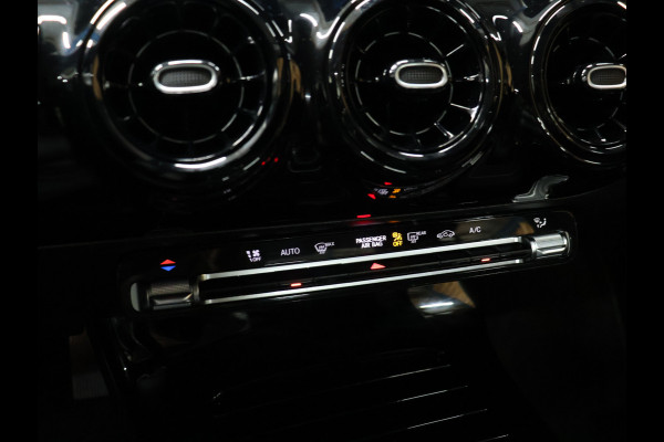 Mercedes-Benz A-Klasse 180 Luxury Line [CAMERA, STOELVERWARMING, PDC V+A, BLUETOOTH, CLIMATE CONTROL, CRUISE CONTROL, NIEUWSTAAT]