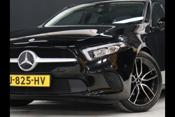 Mercedes-Benz A-Klasse 180 Luxury Line [CAMERA, STOELVERWARMING, PDC V+A, BLUETOOTH, CLIMATE CONTROL, CRUISE CONTROL, NIEUWSTAAT]