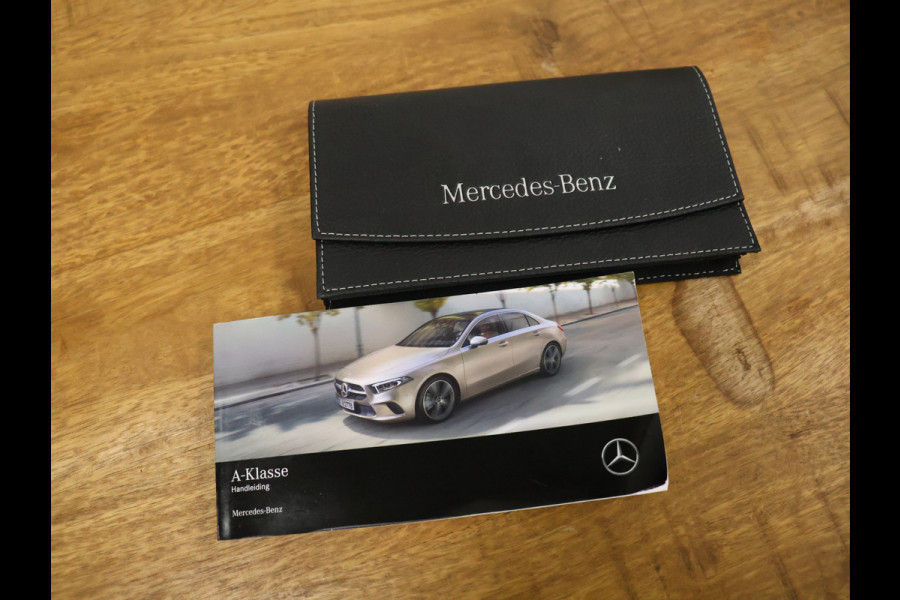 Mercedes-Benz A-Klasse 180 Luxury Line [CAMERA, STOELVERWARMING, PDC V+A, BLUETOOTH, CLIMATE CONTROL, CRUISE CONTROL, NIEUWSTAAT]