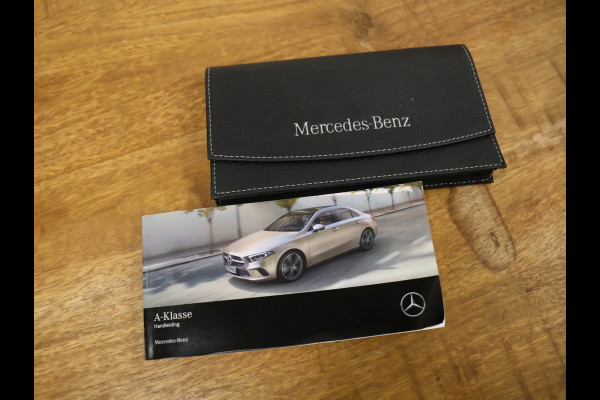 Mercedes-Benz A-Klasse 180 Luxury Line [CAMERA, STOELVERWARMING, PDC V+A, BLUETOOTH, CLIMATE CONTROL, CRUISE CONTROL, NIEUWSTAAT]