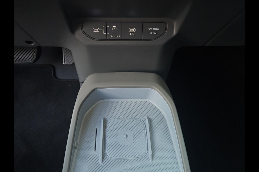 Kia EV3 Plus 58.3 kWh | All-Season Banden | 19-Inch Velgen | Adapt. Cruise | Stoel- en Stuurverwarming | Draadloos Carplay/Android Auto |