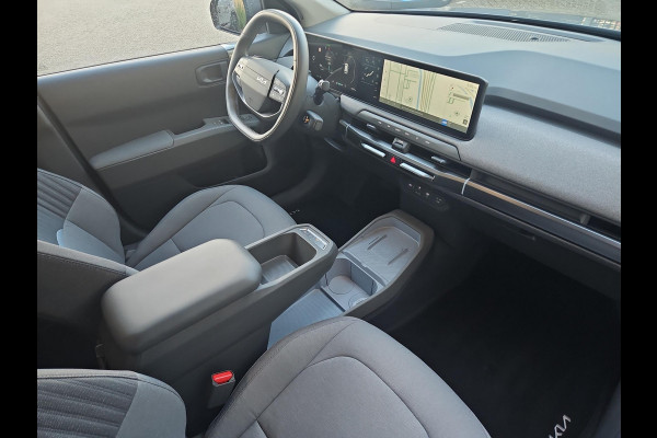 Kia EV3 Plus 58.3 kWh | All-Season Banden | 19-Inch Velgen | Adapt. Cruise | Stoel- en Stuurverwarming | Draadloos Carplay/Android Auto |