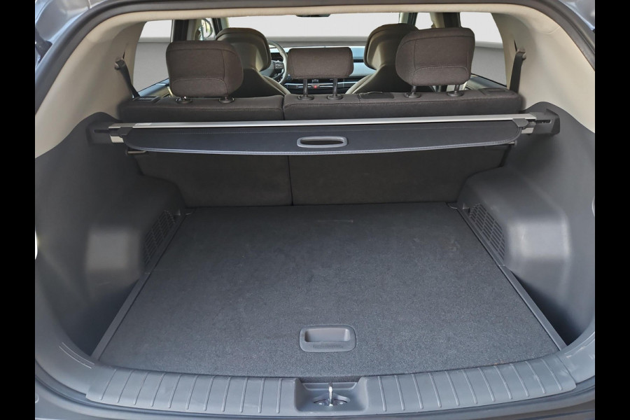 Kia EV3 Plus 58.3 kWh | All-Season Banden | 19-Inch Velgen | Adapt. Cruise | Stoel- en Stuurverwarming | Draadloos Carplay/Android Auto |