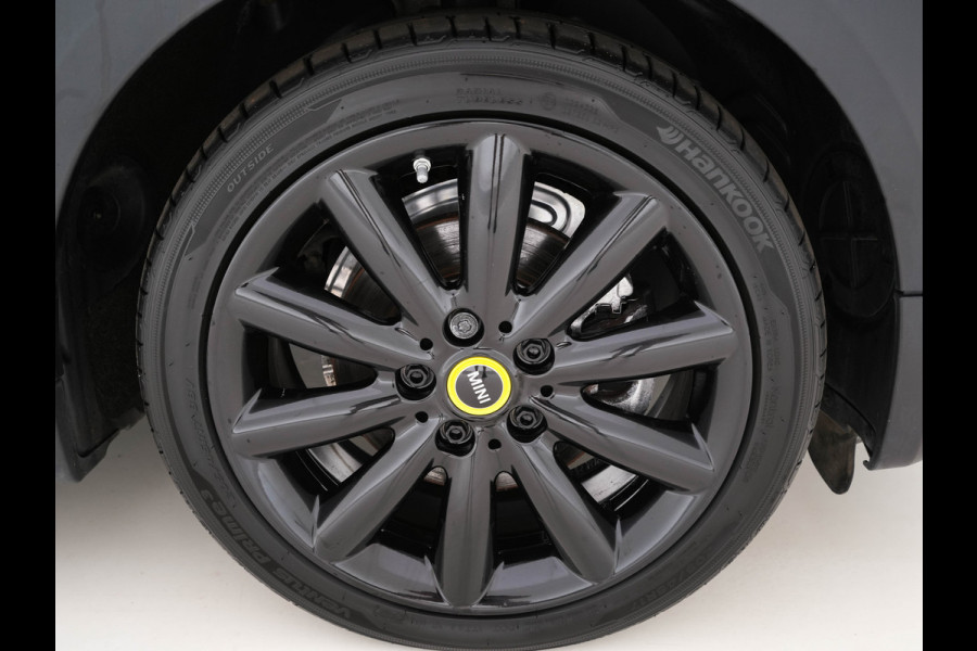 MINI Mini Electric Essential 33 kWh [3-Fase] (INCL-BTW) *FULL-LED | DIGI-COCKPIT | LEATHER-FABRIC | CAMERA | KEYLESS | HEATED-SPORTSEATS | NAVI-FULLMAP | AMBIENT-LIGHT | DAB | CRUISE | CCS-FASTLOADER | 17"ALU*