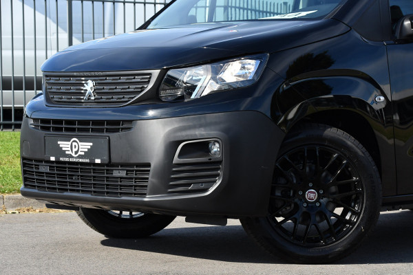 Peugeot e-Partner 136 L1 50 kWh Black Edition Camera, Cruise, Carplay, Stoelverwarming, 136pk, Multimedia, BOM VOL!