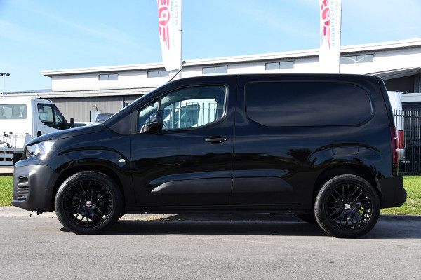 Peugeot e-Partner 136 L1 50 kWh Black Edition Camera, Cruise, Carplay, Stoelverwarming, 136pk, Multimedia, BOM VOL!
