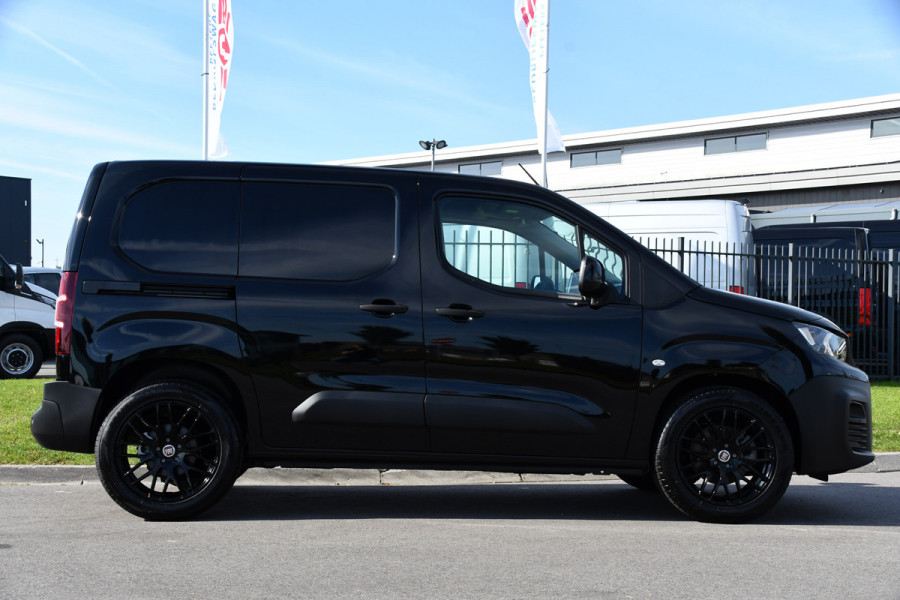 Peugeot e-Partner 136 L1 50 kWh Black Edition Camera, Cruise, Carplay, Stoelverwarming, 136pk, Multimedia, BOM VOL!